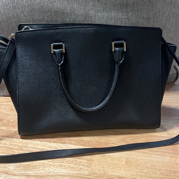 Michael Kors Leather Purse Cross Body or Hand Bag - Picture 4 of 16